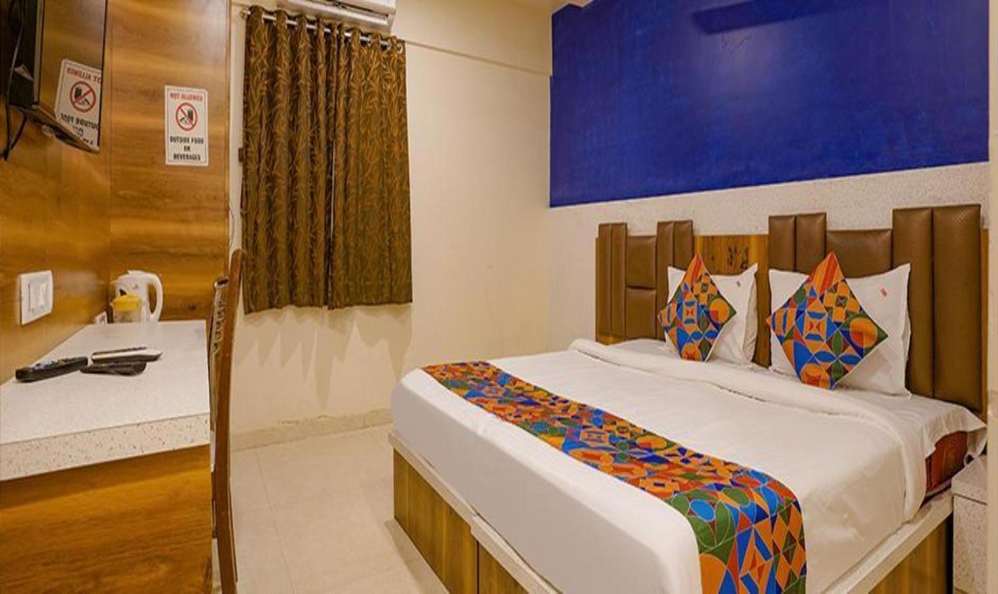 Fabexpress Veera Residency Hotell Mumbai Exteriör bild