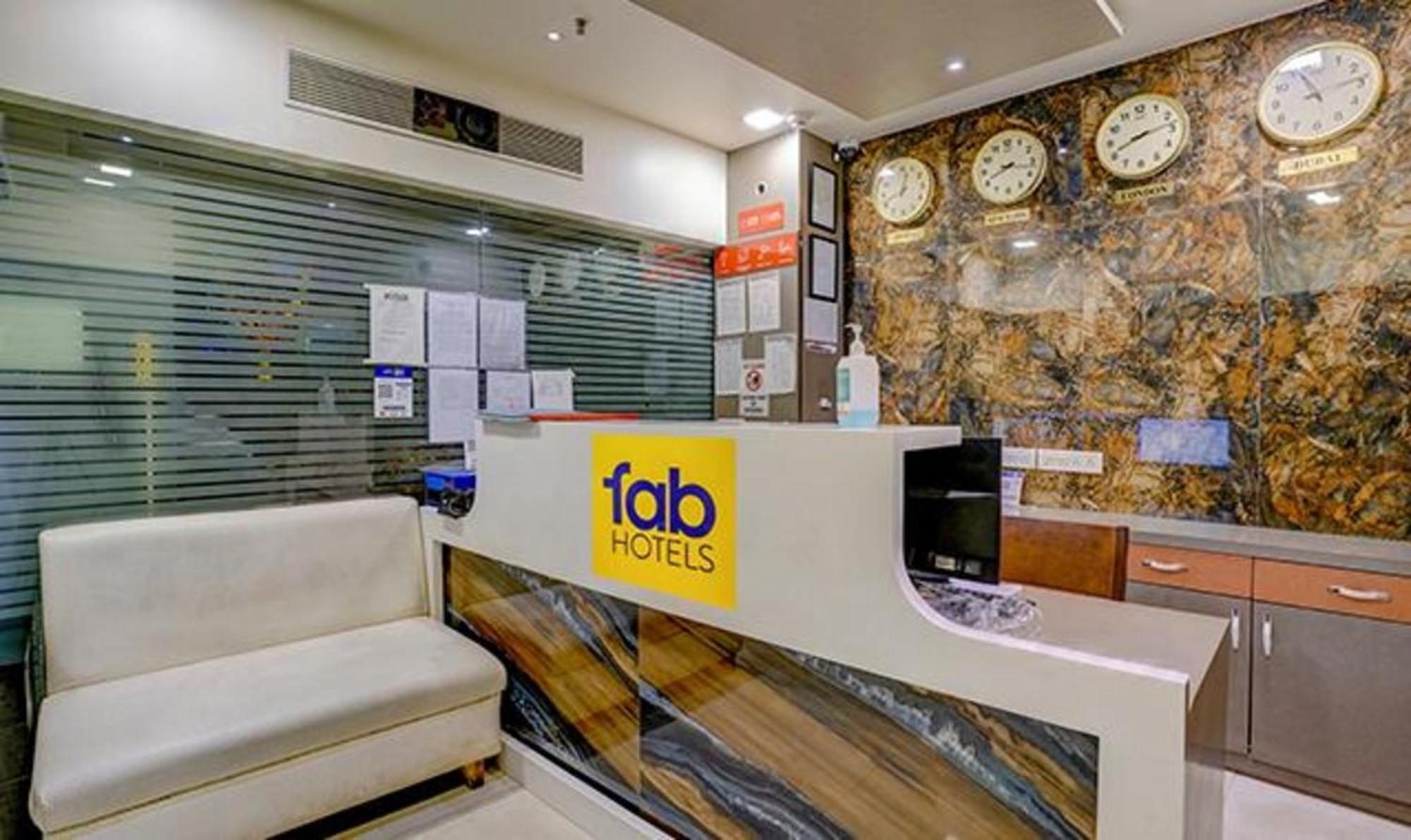 Fabexpress Veera Residency Hotell Mumbai Exteriör bild