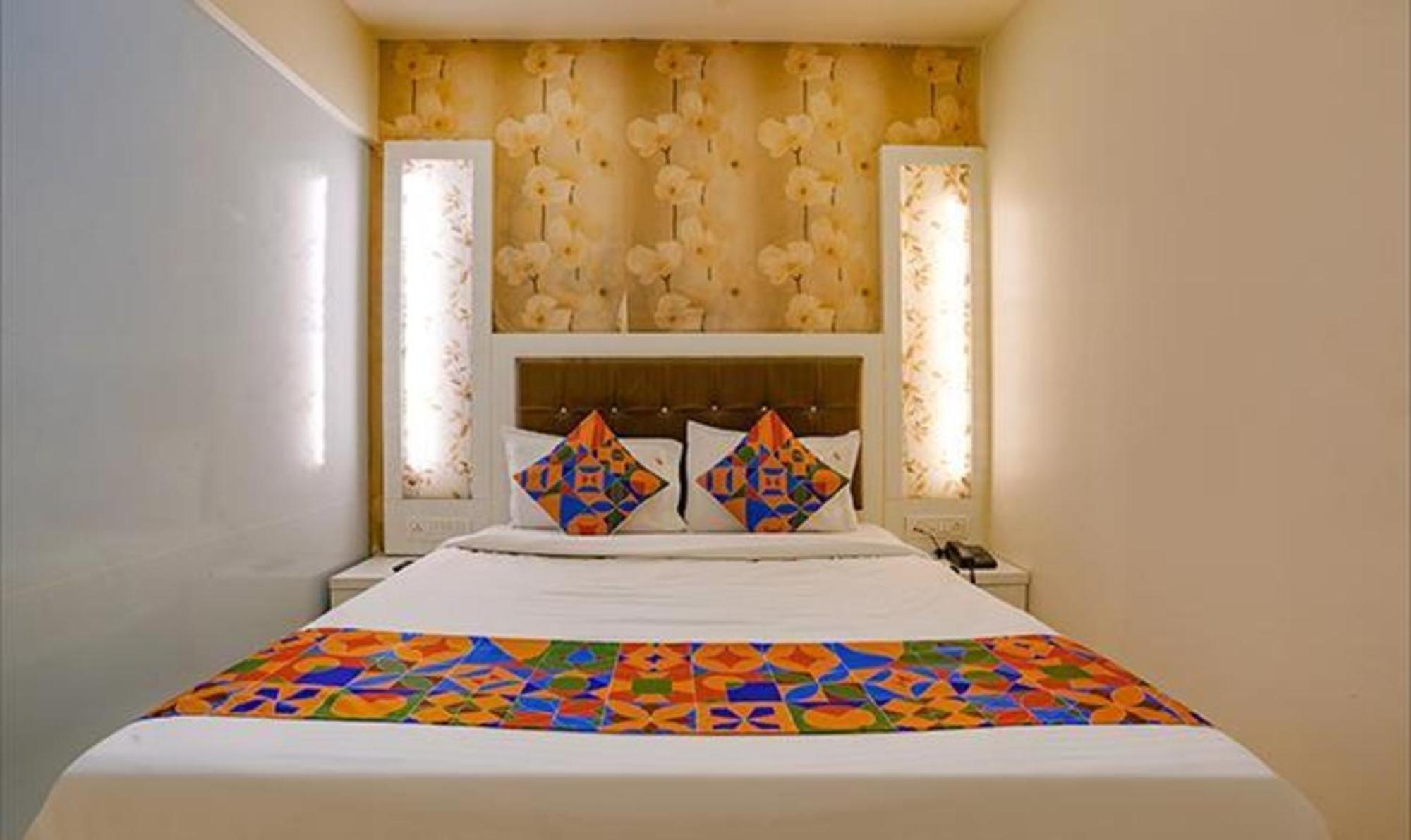 Fabexpress Veera Residency Hotell Mumbai Exteriör bild