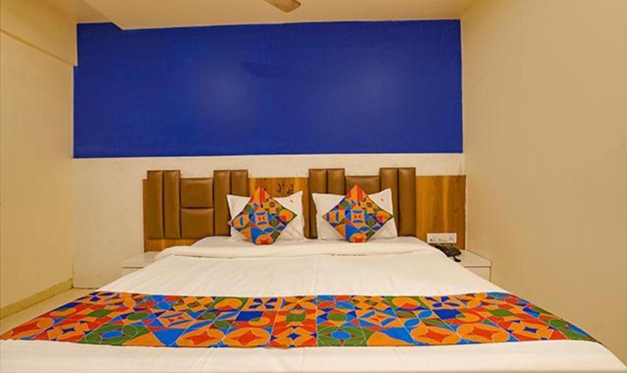 Fabexpress Veera Residency Hotell Mumbai Exteriör bild