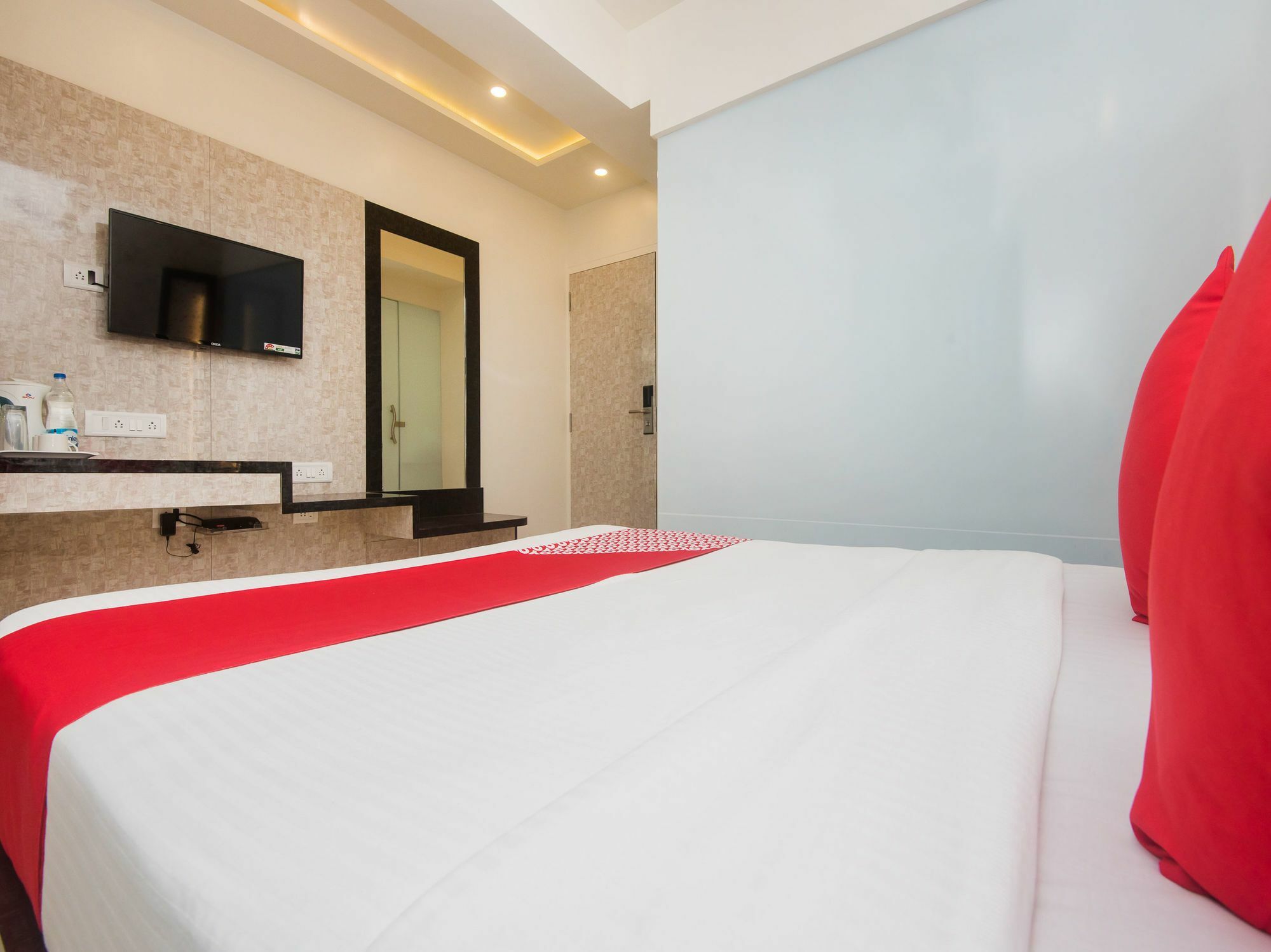 Fabexpress Veera Residency Hotell Mumbai Exteriör bild