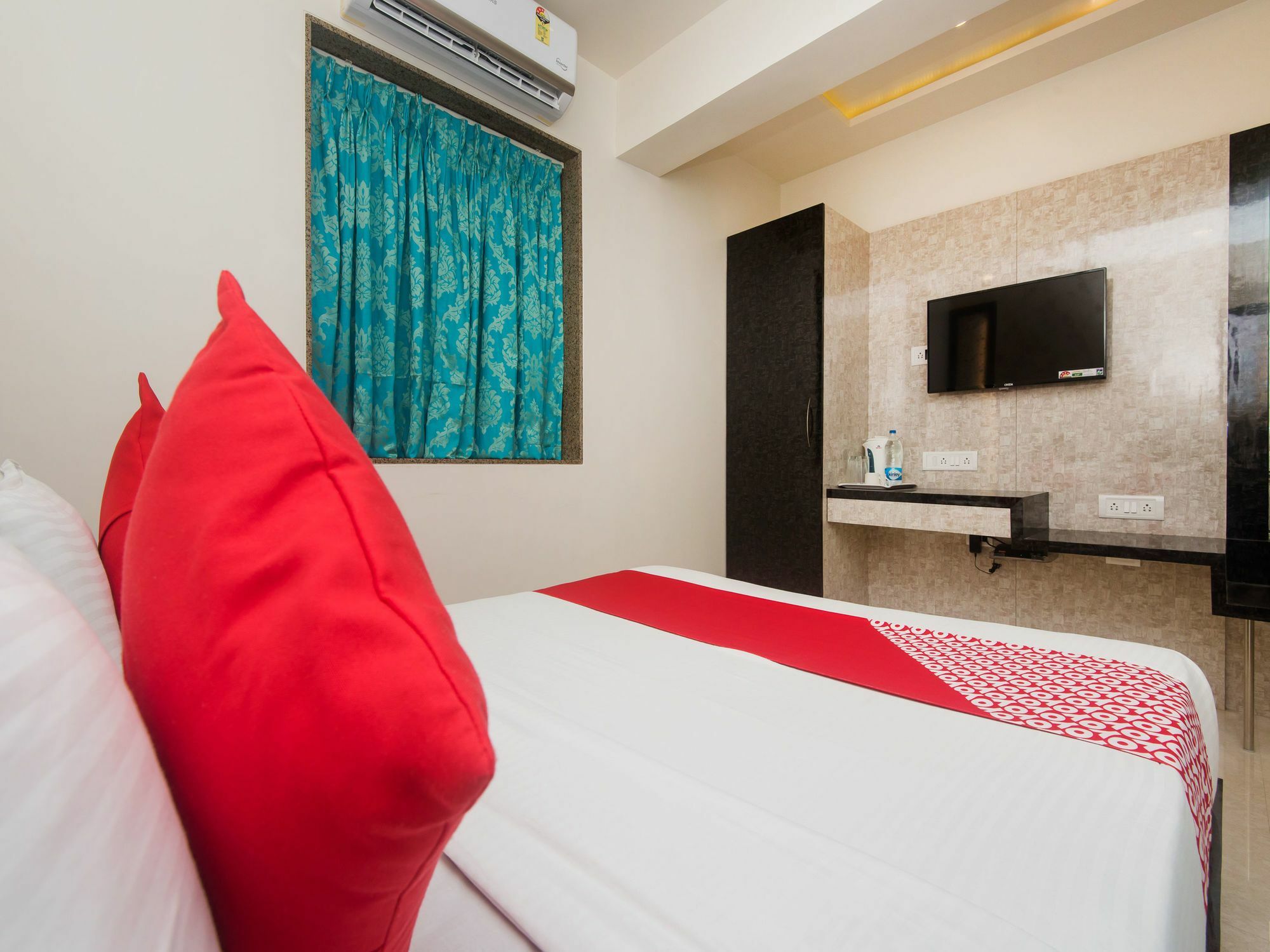 Fabexpress Veera Residency Hotell Mumbai Exteriör bild